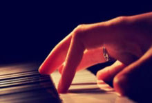 老友相逢!阿扎尔贝尔赛后见面狂笑 皇马球迷怒了.